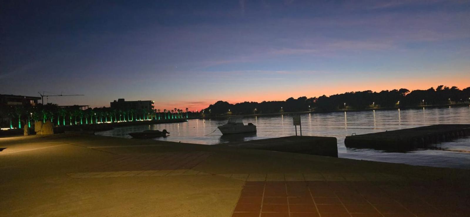 Florena Novalja Buitenkant foto